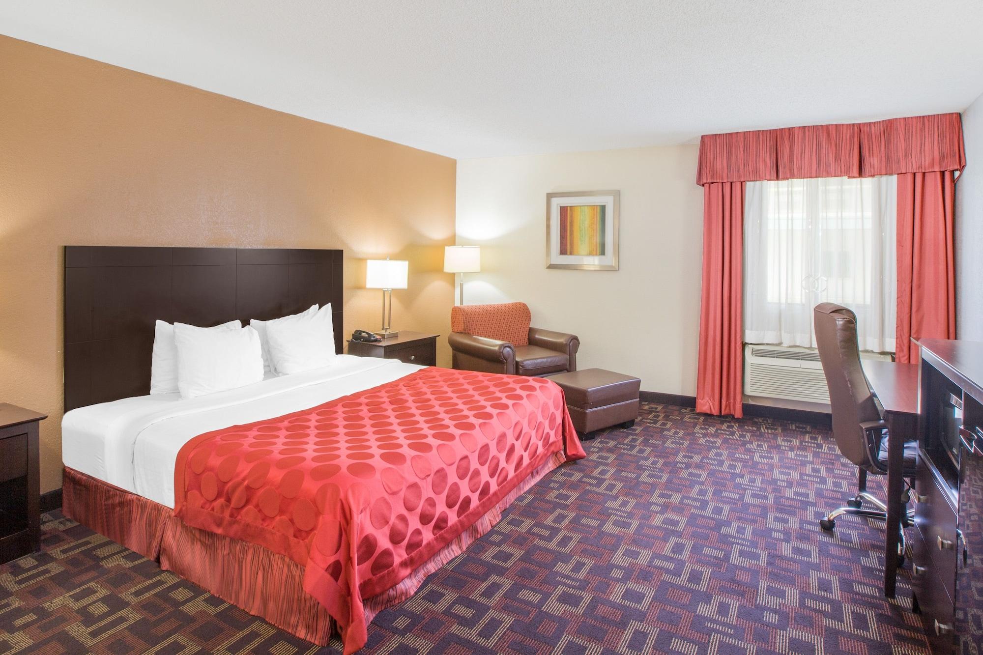 Sky Tree Hotels Tulsa Exterior photo