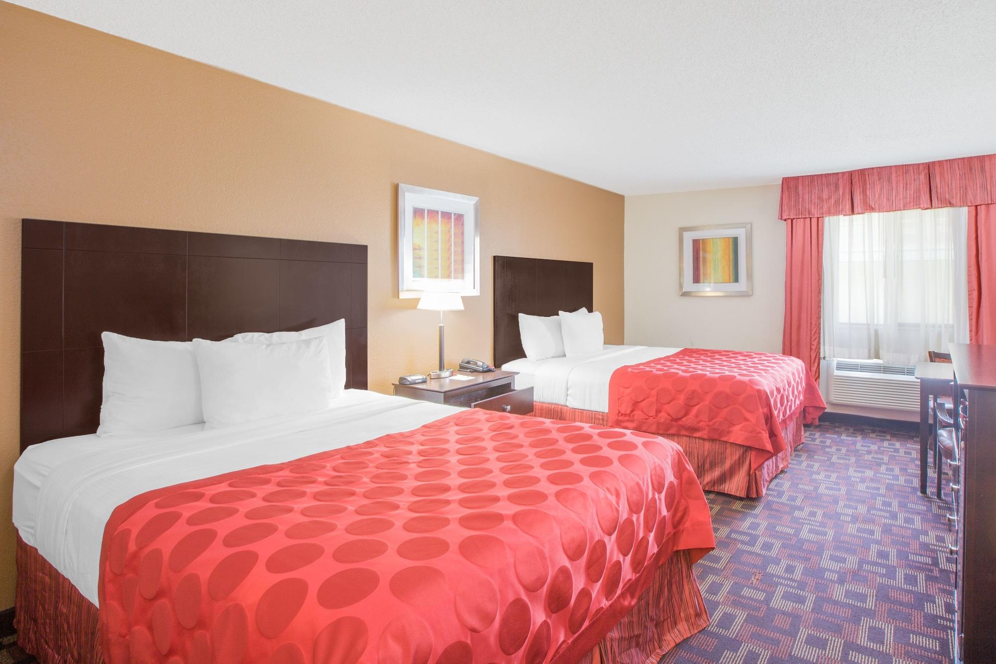 Sky Tree Hotels Tulsa Exterior photo