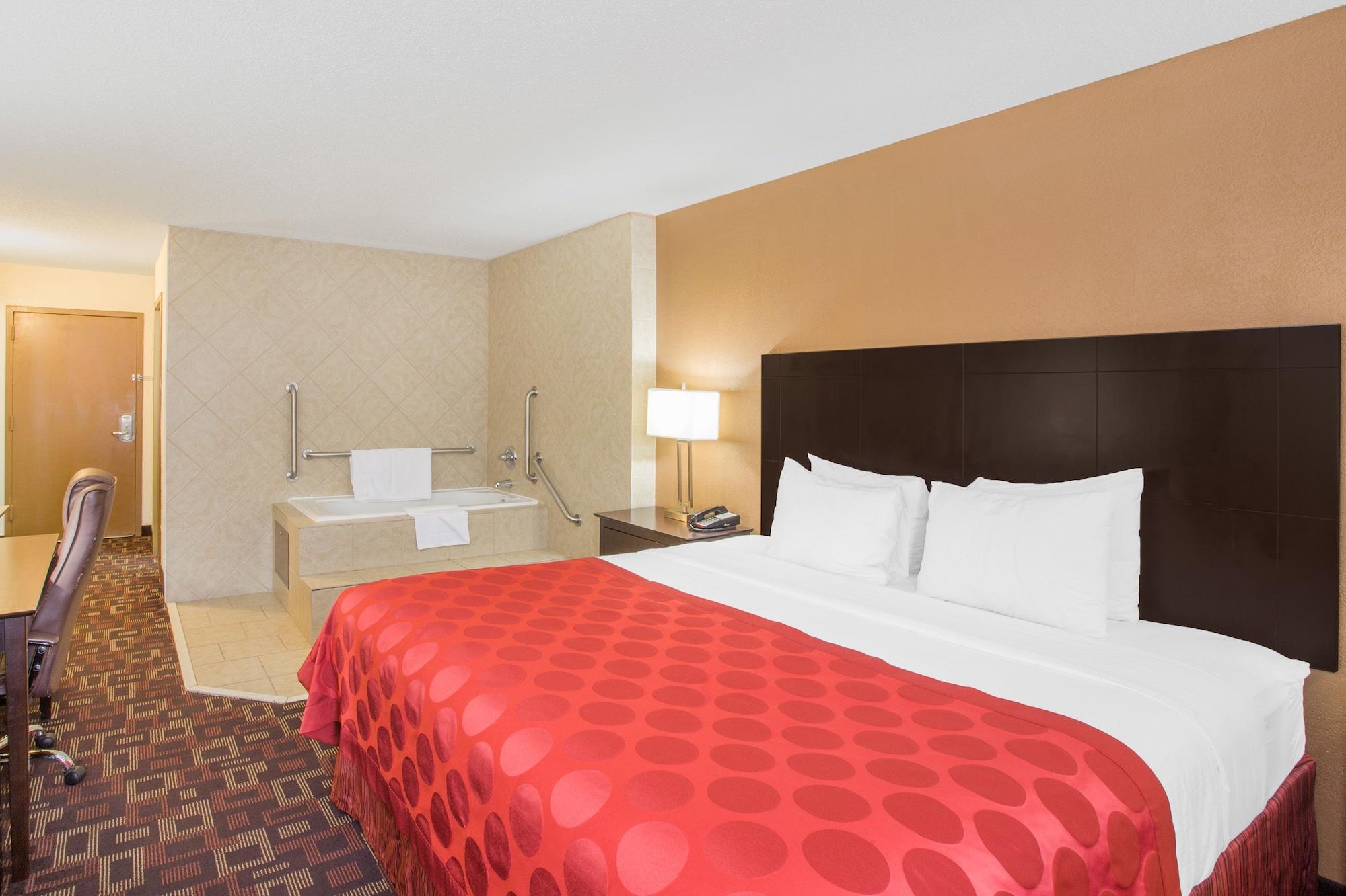 Sky Tree Hotels Tulsa Exterior photo